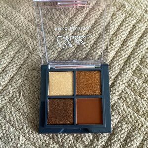 Chela eyeshadow quad